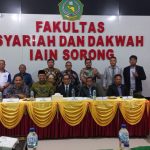 Foto bersama pimpinan IAIN Sorong, Assesor BAN PT dan para mitra