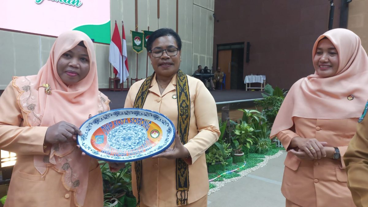 DWP IAIN Sorong  dan DWP Kemenag Kota Sorong  Juarai Lomba HUT Dharma Wanita ke-24