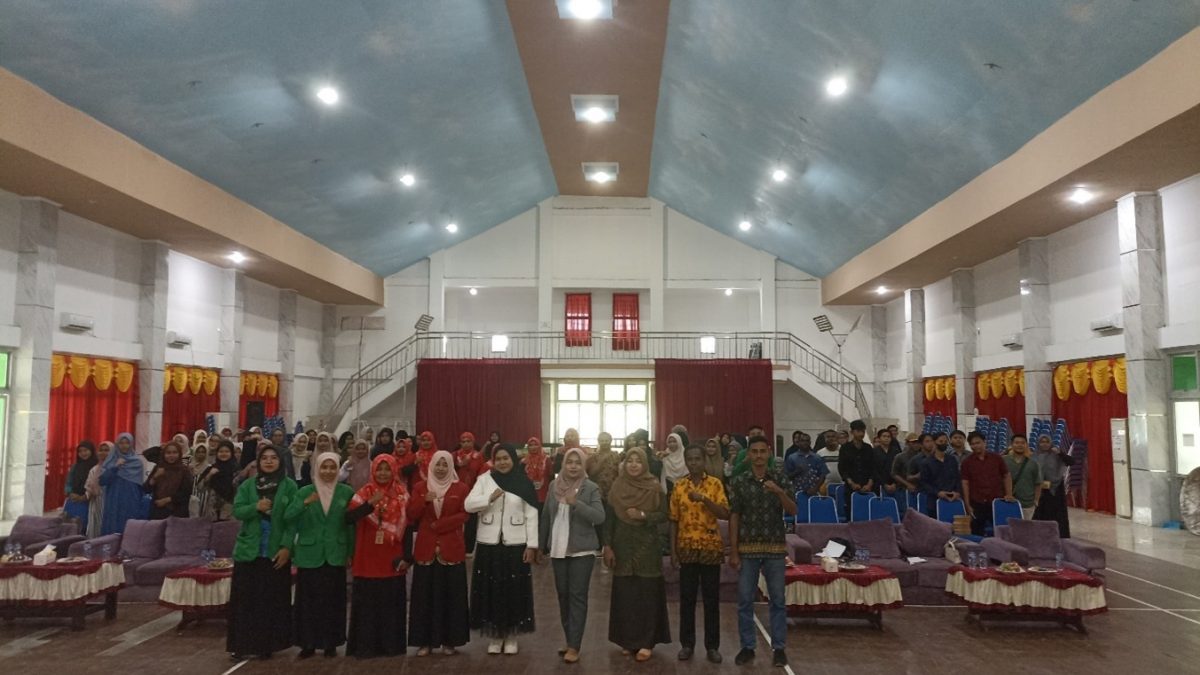 Dewan Eksekutif Mahasiswa Fakultas Tarbiyah Gelar Seminar Mini Bootcamp Entrepreneurship,  Dekan: Mahasiswa Harus Jadi Wirausaha Profesional.