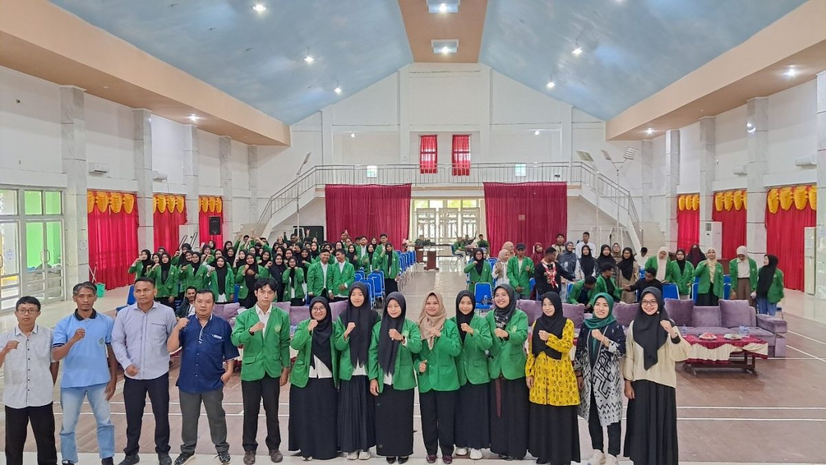 DEKAN FAKULTAS TARBIYAH IAIN SORONG LANTIK PENGURUS HIMPUNAN MAHASISWA PROGRAM STUDI FAKULTAS TARBIYAH PERIODE 2025/2026