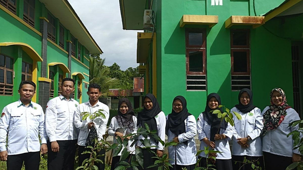 CPNS IAIN Sorong Tanam Pohon sebagai Wujud Implementasi Nilai Ekoteologi Kemenag dan Transformasi ASN