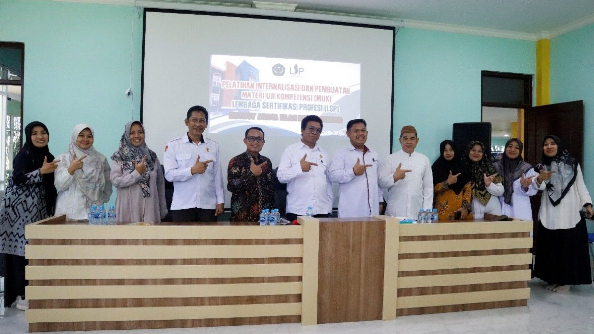 LSP IAIN Sorong Gelar Pelatihan Internalisasi dan Penyusunan Materi Uji Kompetensi (MUK)