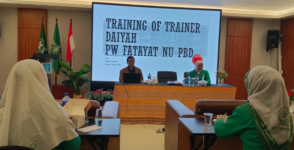 Rektor IAIN Sorong Tekankan Moderasi Beragama sebagai Pilar Persatuan Bangsa dalam Kegiatan TOT Daiyah Fatayat NU Papua Barat Daya