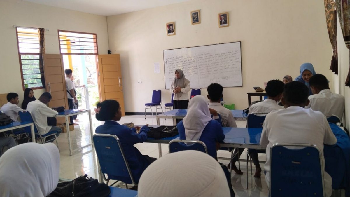 IAIN SORONG GELAR SOSIALISASI PENERIMAAN MAHASISWA BARU dI SMA UNIMUDA PULAU ARAR : “BIDIK PENINGKATAN MAHASISWA BARU”