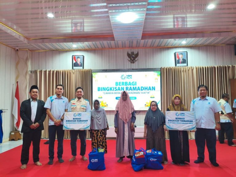 organisasi Gencar IAIN Sorong dan Yayasan Baitul Maal (YBM) PLN