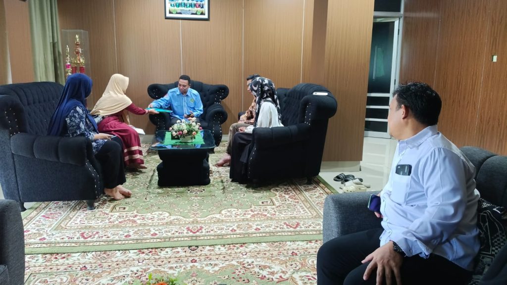 REKTOR TERIMA LAPORAN HASIL AUDIT SPI, BAHAS PENGUATAN  PENGAWASAN INTERNAL DI IAIN SORONG