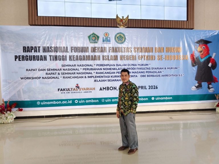 Dr. Surahman Amin, yang juga merupakan Dekan Fakultas Syariah dan Dakwah IAIN Sorong, juga berpartisipasi aktif dalam kegiatan tersebut.