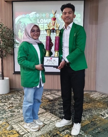 MAHASISWA IAIN SORONG RAIH JUARA DI LOMBA DEBAT KEBANGSAAN