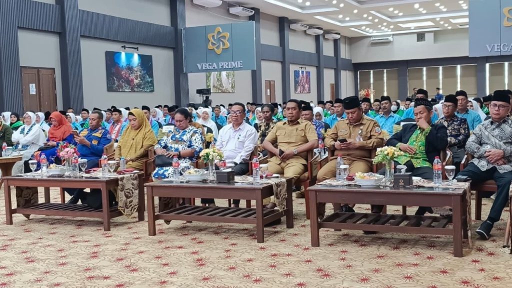 REKTOR IAIN SORONG HADIRI PELEPASAN CALON JAMAAH HAJI PROVINSI PAPUA BARAT DAYA 1447 H/ 2026 M