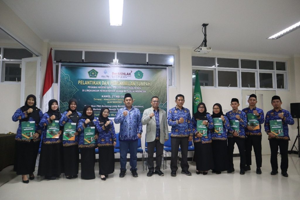 PENGAMBILAN SUMPAH PNS IAIN SORONG BERLANGSUNG KHIDMAT DAN PENUH MAKNA