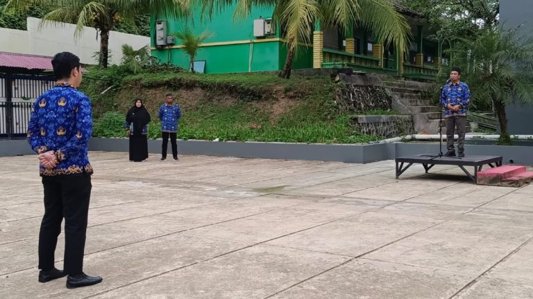 Suasana Apel Pagi di Halaman Rektorat Kampus IAIN Sorong, Rabu 17 Juni 2026