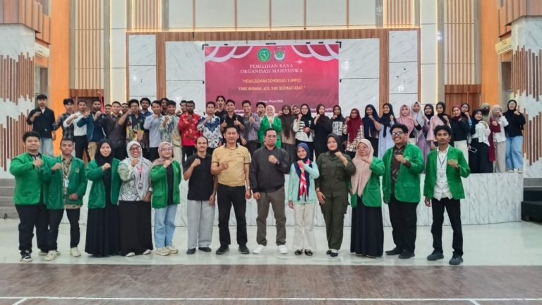 mahasiswa mewarnai pelaksanaan Pemilihan Raya Organisasi Mahasiswa (PEMIRA) IAIN Sorong yang berlangsung di Aula IAIN Sorong, Jumat (19/6/2026)
