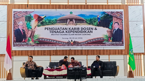 REKTOR RESMI MENUTUP KEGIATAN PENGUATAN KARIER DOSEN DAN TENAGA KEPENDIDIKAN IAIN SORONG