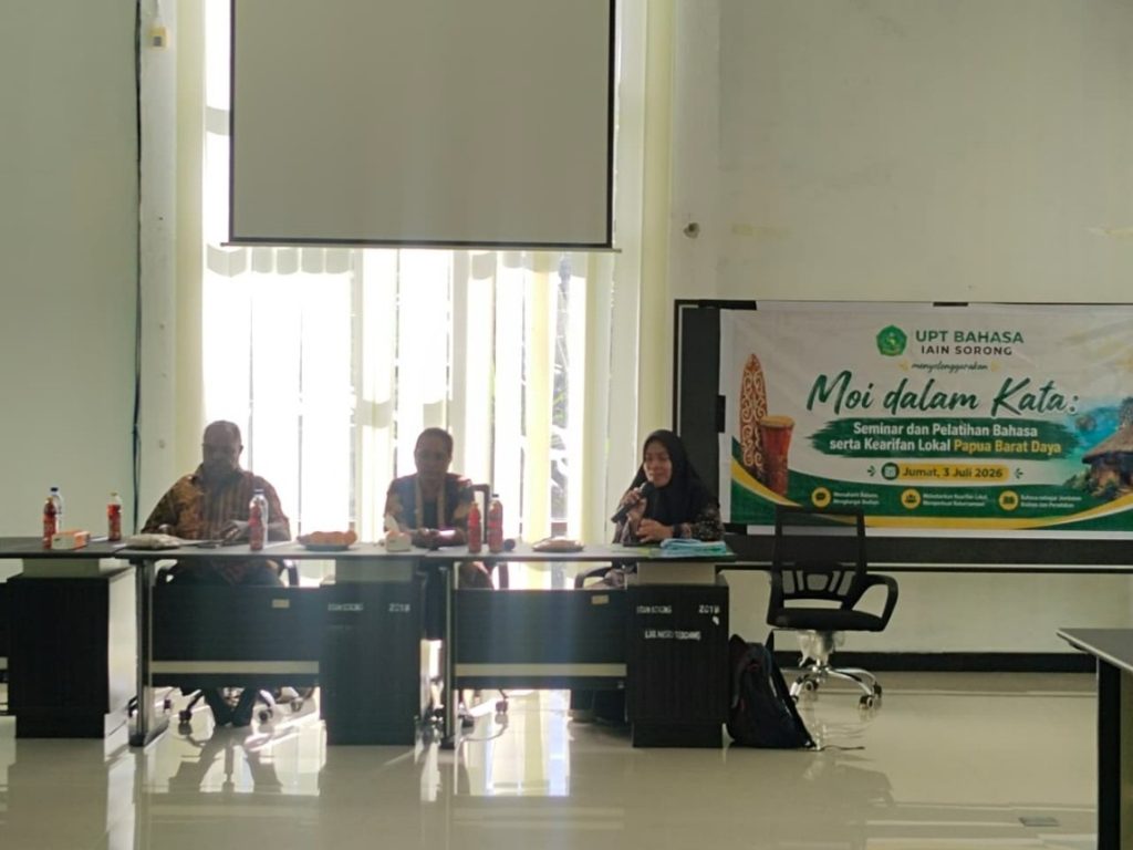 PUSAT BAHASA IAIN SORONG LESTARIKAN BAHASA MOI MELALUI SEMINAR DAN PELATIHAN KEARIFAN LOKAL