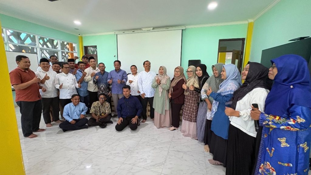 RAMAH TAMAH PASCASARJANA IAIN SORONG JADI MOMENTUM REFLEKSI DAN PENGUATAN JEJARING ALUMNI