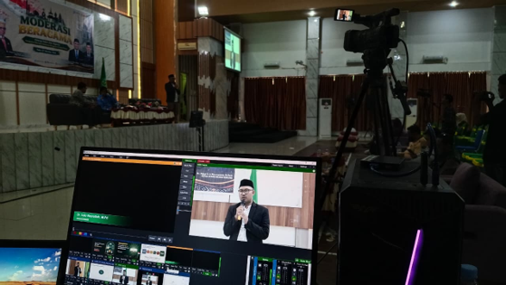 Lalu Nasrulloh – AL-QUR’AN DORONG MODERASI BERAGAMA BERBASIS KEMANUSIAAN DAN PENGHORMATAN TERHADAP PERBEDAAN